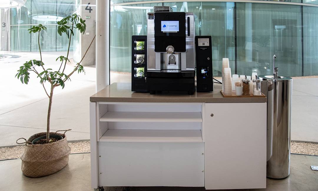 Photographie de la machine à café l'Igloo DA réalisée par l'Agence de communication digitale à La Ciotat spécialisée dans la création de site